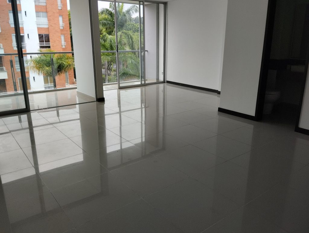 Apartamento en arriendo Valle Del Cauca Cali Parcelaciones Pance 110 m2 Habitaciones 3 Baños 3 Garajes 2 Precio $3150000