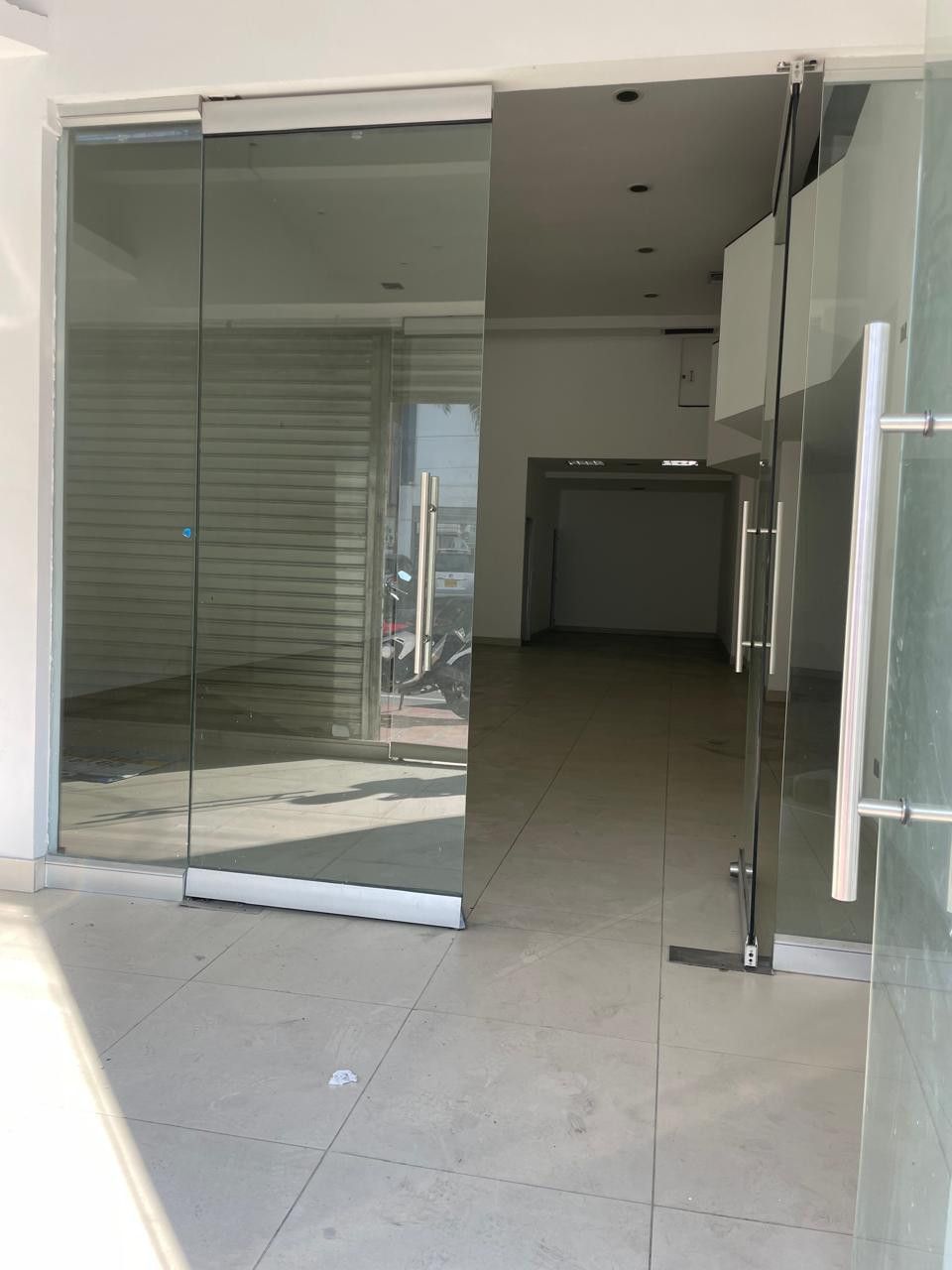 Local en arriendo Valle Del Cauca Cali Alameda 180 m2 Habitaciones 0 Baños 3 Garajes 0 Precio $8000000