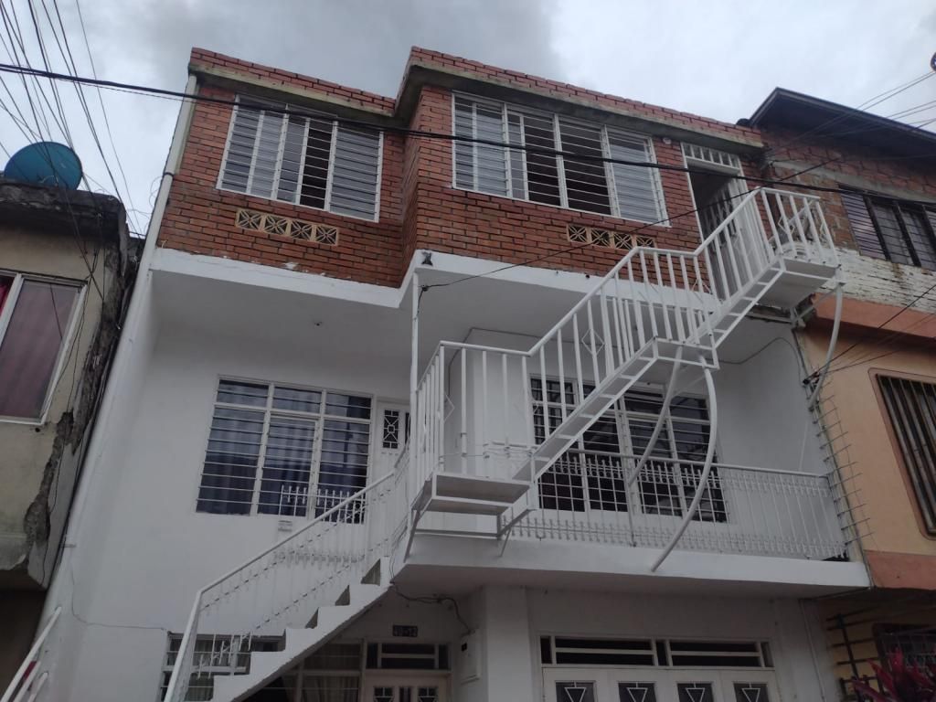 Casa en arriendo Valle Del Cauca Cali Las Americas 105 m2 Habitaciones 3 Baños 2 Garajes 0 Precio $900000