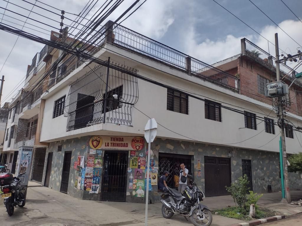 Casa en venta Valle Del Cauca Cali Las Acacias 450 m2 Habitaciones 9 Baños 5 Garajes 1 Precio $550000000