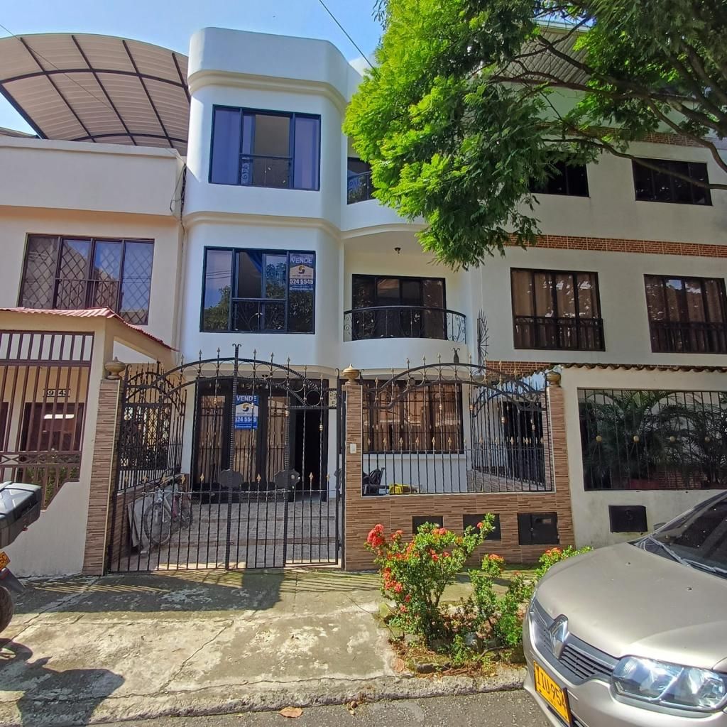 Casa en venta Valle Del Cauca Cali Ciudad 2000 246 m2 Habitaciones 5 Baños 3 Garajes 1 Precio $470000000