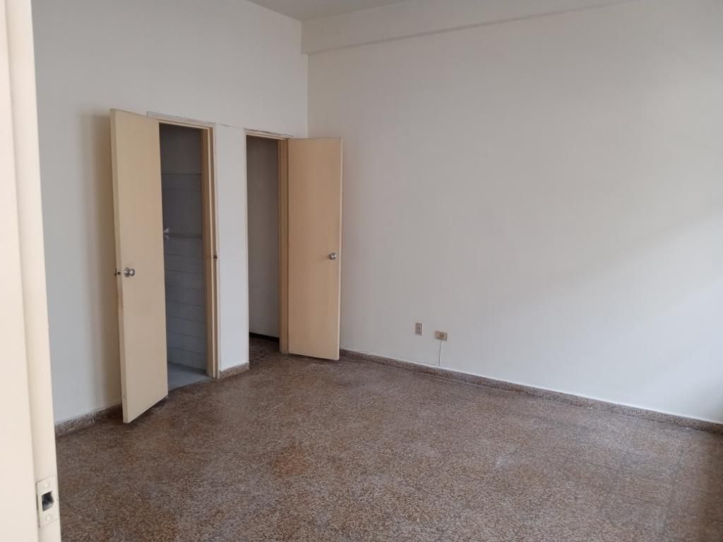 Oficina en arriendo Valle Del Cauca Cali San Pedro 25 m2 Habitaciones 0 Baños 0 Garajes 0 Precio $658000