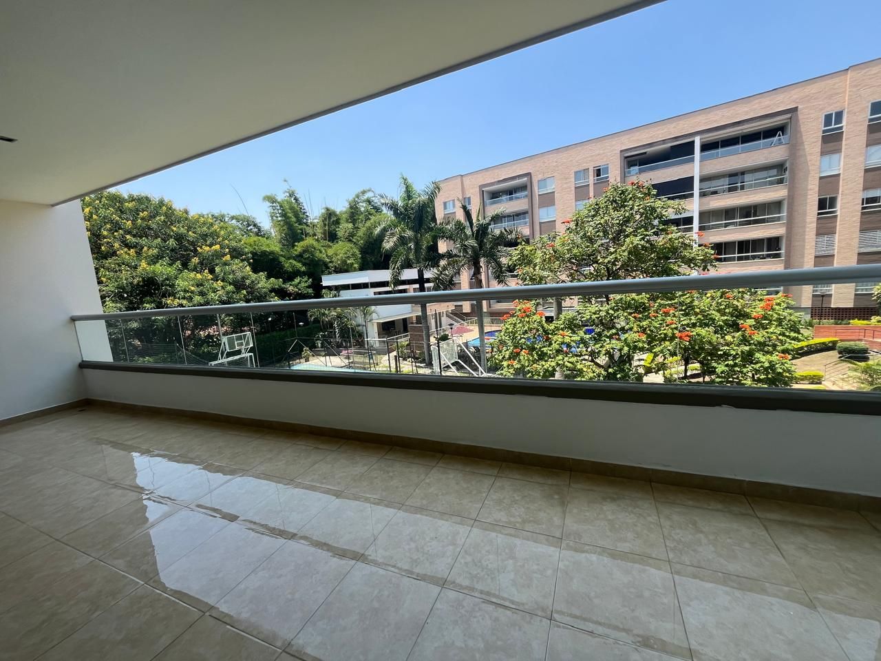 Apartamento en arriendo Valle Del Cauca Cali Parcelaciones Pance 213 m2 Habitaciones 3 Baños 5 Garajes 2 Precio $6000000