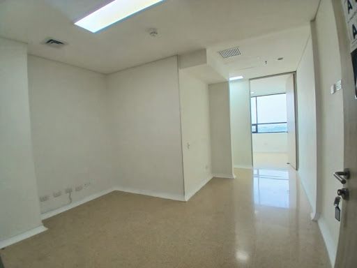 Oficina en arriendo Antioquia Envigado Las Vegas 32 m2 Habitaciones 0 Baños 1 Garajes 1 Precio $3000000