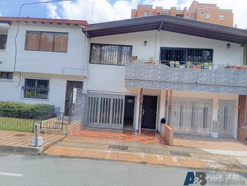 Local en arriendo Antioquia Medellín Santa Teresita 32 m2 Habitaciones 0 Baños 1 Garajes 0 Precio $2270000