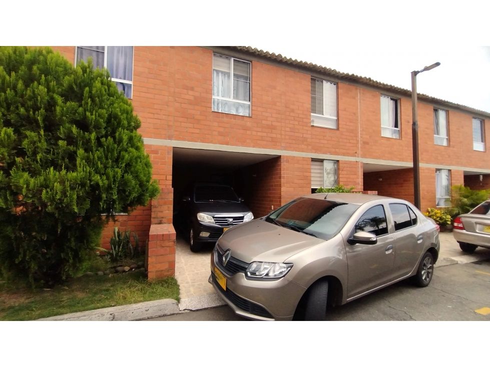 Casa en venta Valle Del Cauca Cali Ciudad Real 110 m2 Habitaciones 3 Baños 3 Garajes 2 Precio $400000000