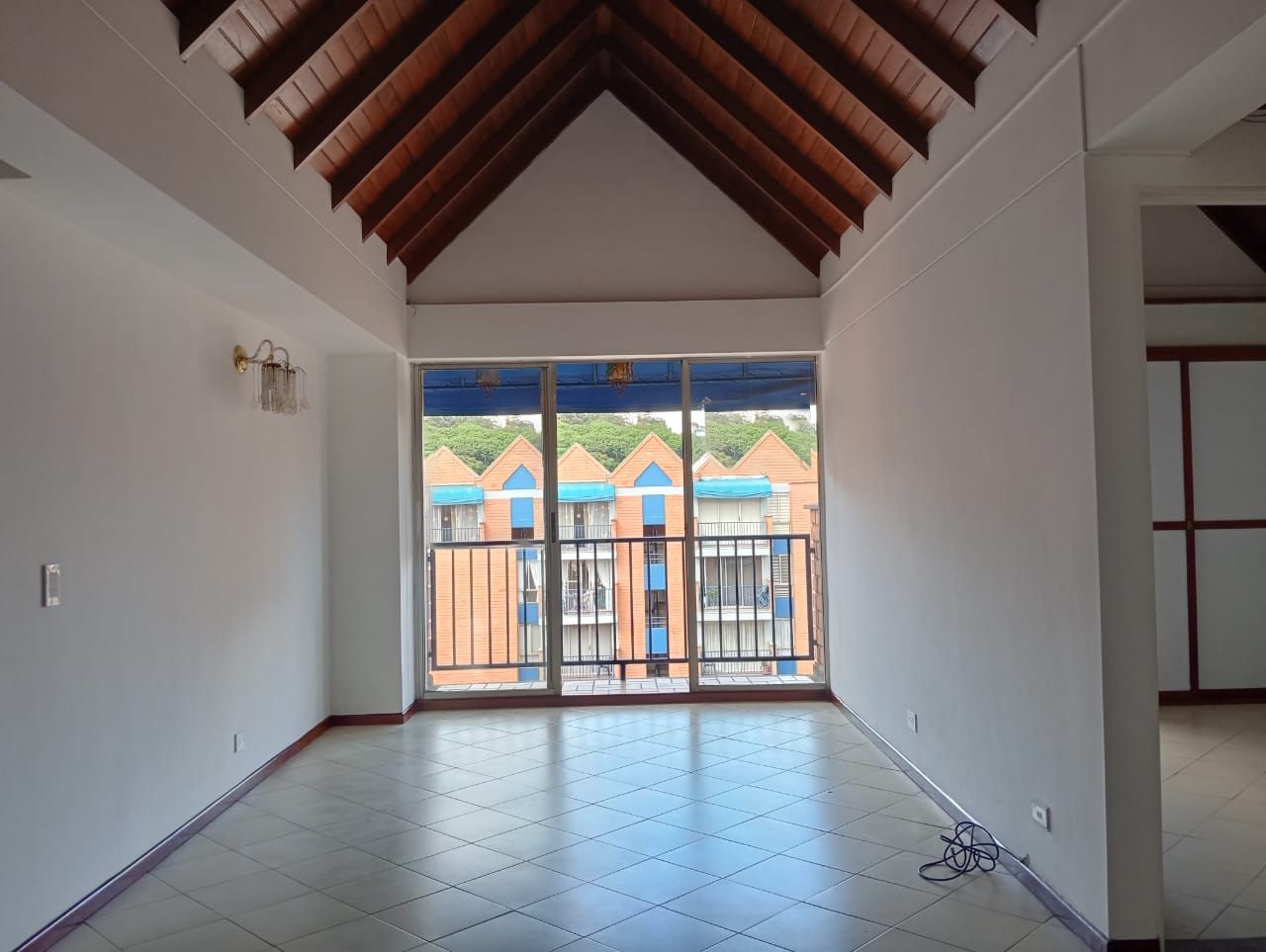 Apartamento en arriendo Antioquia Medellín Carlos E Restrepo 82 m2 Habitaciones 3 Baños 2 Garajes 1 Precio $2750000