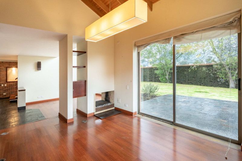 Casa en arriendo Cundinamarca Cota Cota 284 m2 Habitaciones 4 Baños 3 Garajes 2 Precio $8420000