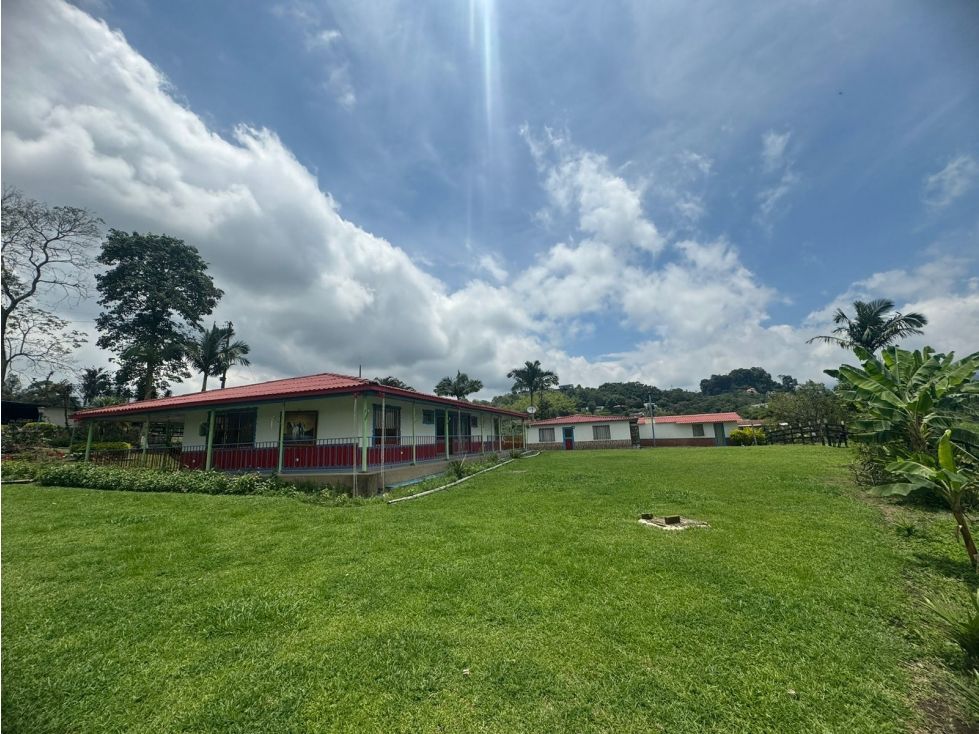 Lote en venta Quindío Armenia Sector Centro 500 m2 Habitaciones 0 Baños 2 Garajes 3 Precio $700000000