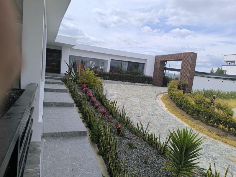 Finca en venta Cundinamarca Simijaca Simijaca 302 m2 Habitaciones 6 Baños 5 Garajes 6 Precio $1800000000