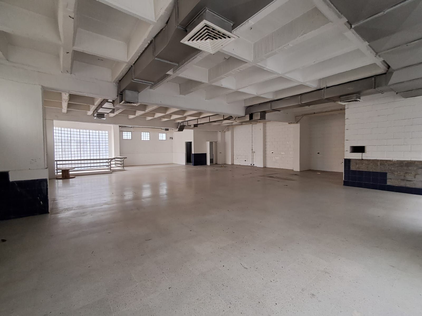 Bodega en arriendo Antioquia Medellín La Candelaria 250 m2 Habitaciones 0 Baños 6 Garajes 0 Precio $12500000