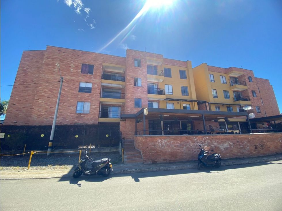 Local en arriendo Antioquia La Ceja Jardines Del Tambo 27 m2 Habitaciones 0 Baños 1 Garajes 0 Precio $790000