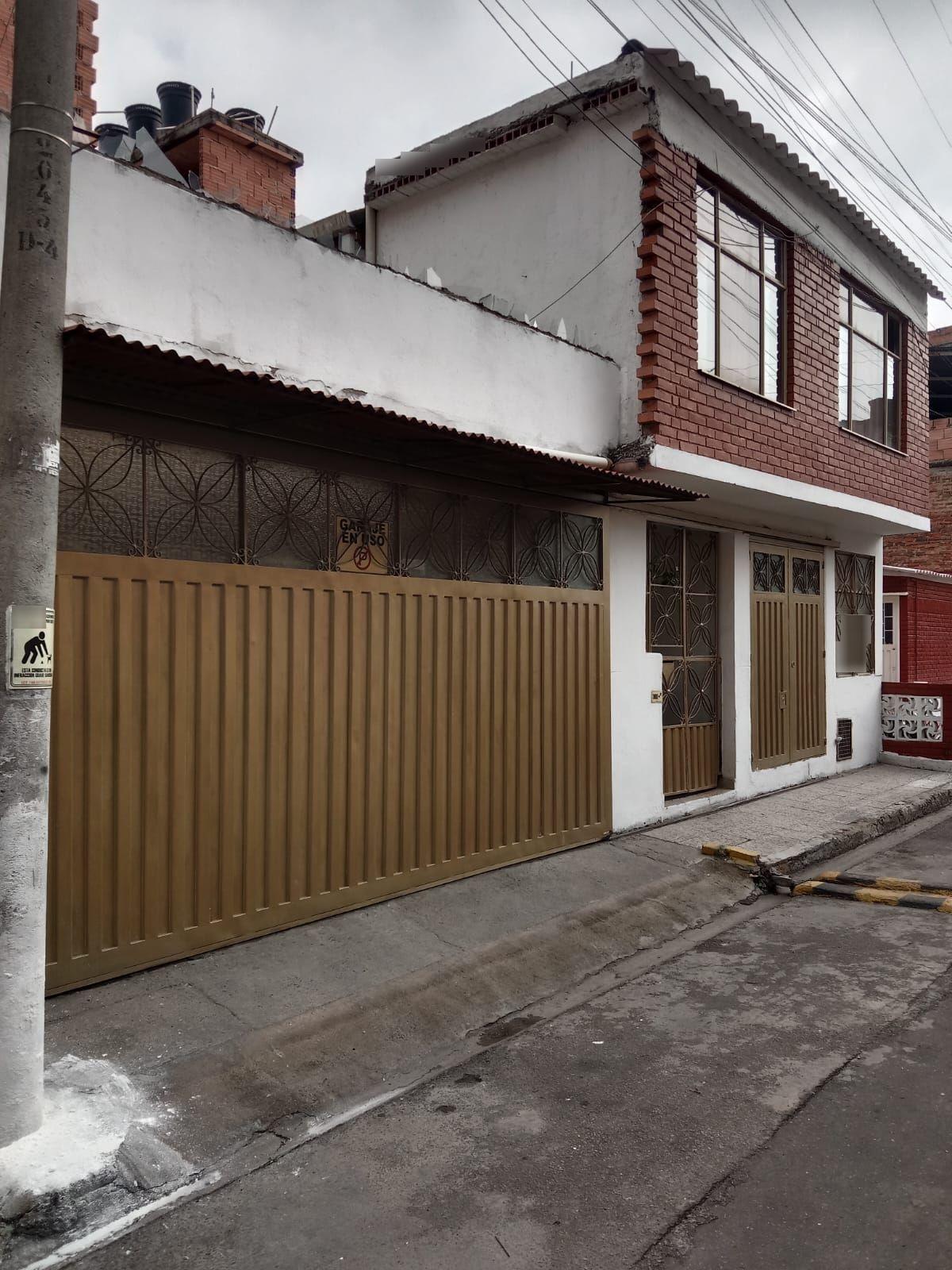 Casa en venta Cundinamarca Bogotá Timiza A 135 m2 Habitaciones 3 Baños 2 Garajes 2 Precio $500000000