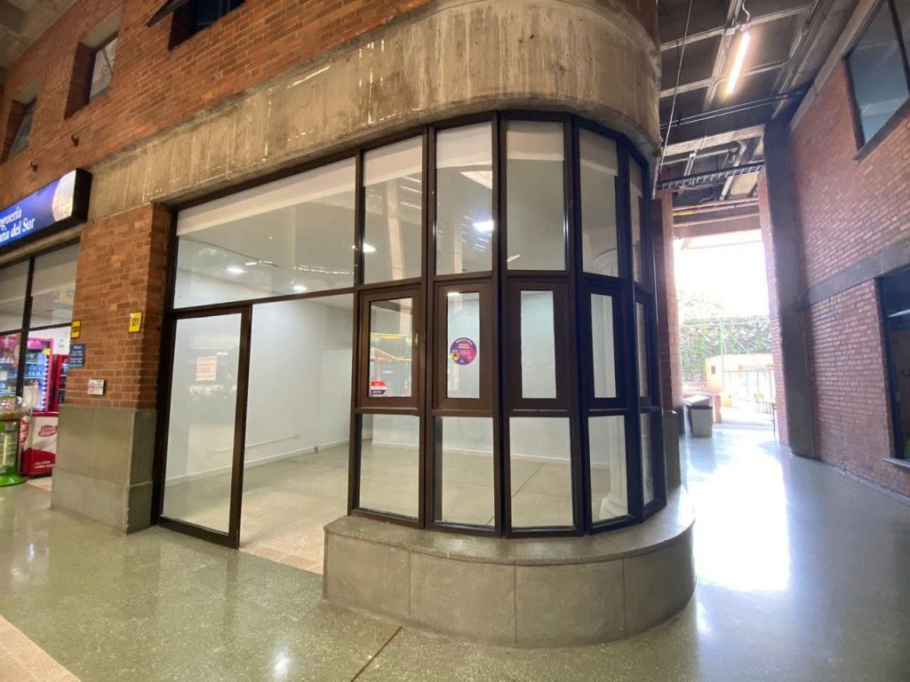 Local en arriendo Antioquia Medellín Aeroparque Juan Pablo Ii 30 m2 Habitaciones 0 Baños 1 Garajes 0 Precio $3500000