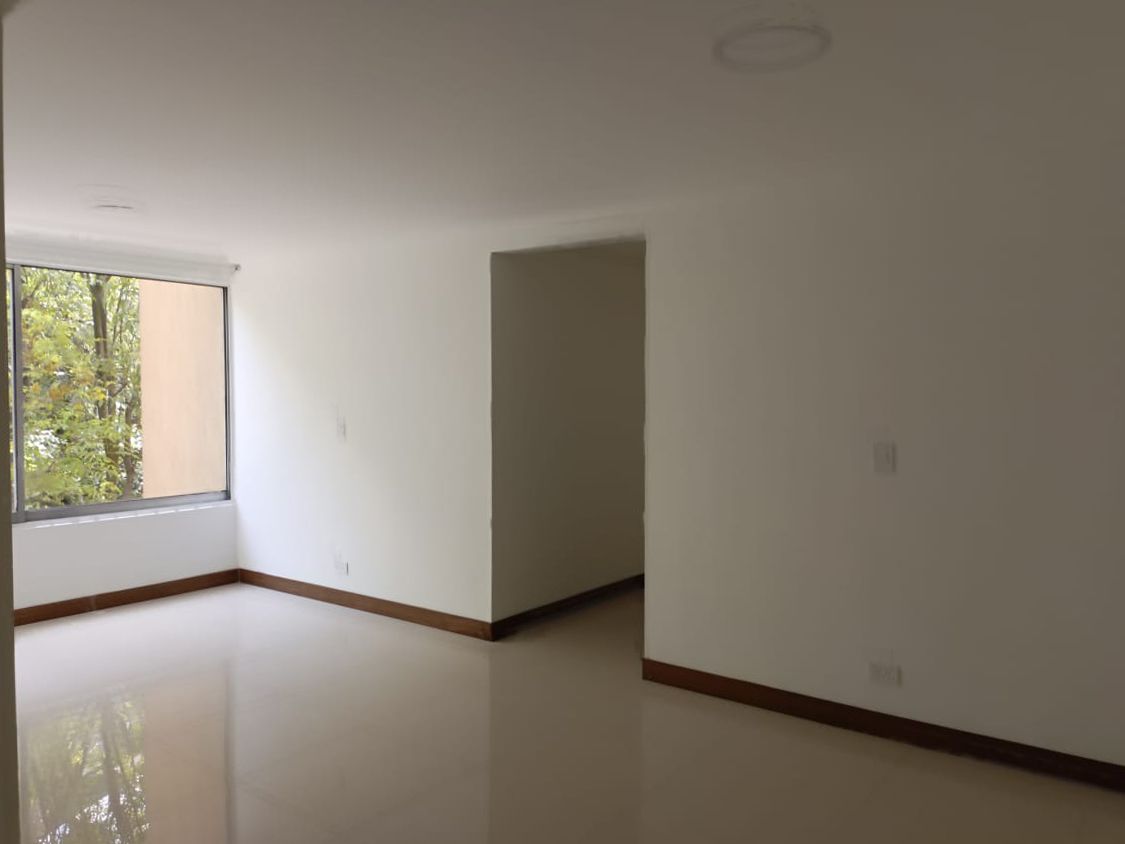 Apartamento en arriendo Antioquia Medellín Loma De Los Bernal 87 m2 Habitaciones 3 Baños 2 Garajes 1 Precio $2850000