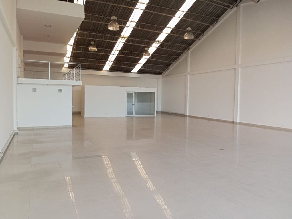 Bodega en arriendo Cundinamarca Bogotá Niza 265 m2 Habitaciones 0 Baños 2 Garajes 4 Precio $25000000