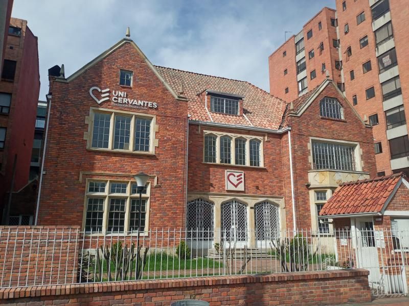 Casa en arriendo Cundinamarca Bogotá El Espartillal 1031 m2 Habitaciones 17 Baños 6 Garajes 4 Precio $39990000