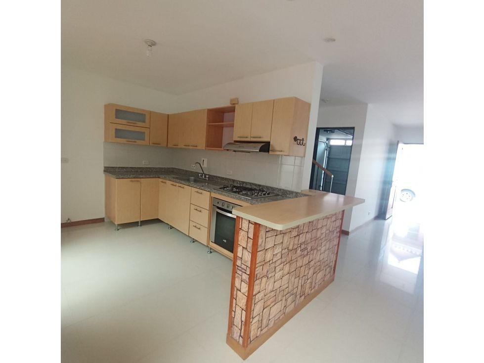 Casa en arriendo Antioquia La Ceja Fray Eugenio Ramirez Salazar 120 m2 Habitaciones 3 Baños 2 Garajes 1 Precio $3000000