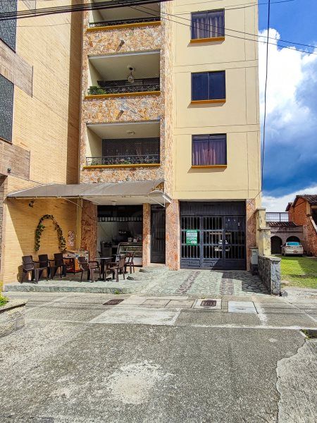 Local en arriendo Antioquia Medellín Granada 22 m2 Habitaciones 0 Baños 1 Garajes 0 Precio $1400000