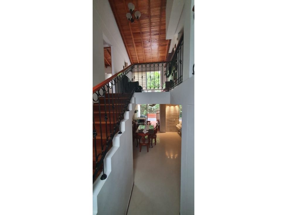 Casa en venta Antioquia Medellín Altos Del Poblado 204 m2 Habitaciones 5 Baños 4 Garajes 2 Precio $1200000000