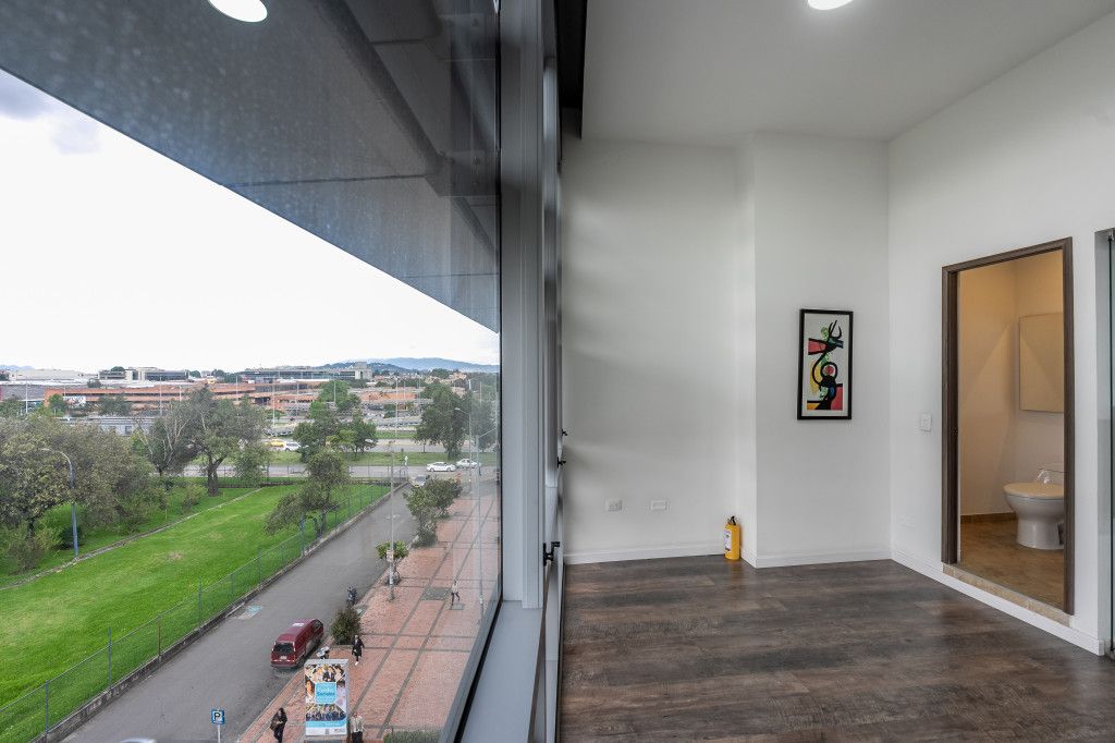Oficina en venta Cundinamarca Bogotá Santa Cecilia 60 m2 Habitaciones 0 Baños 1 Garajes 2 Precio $650000000