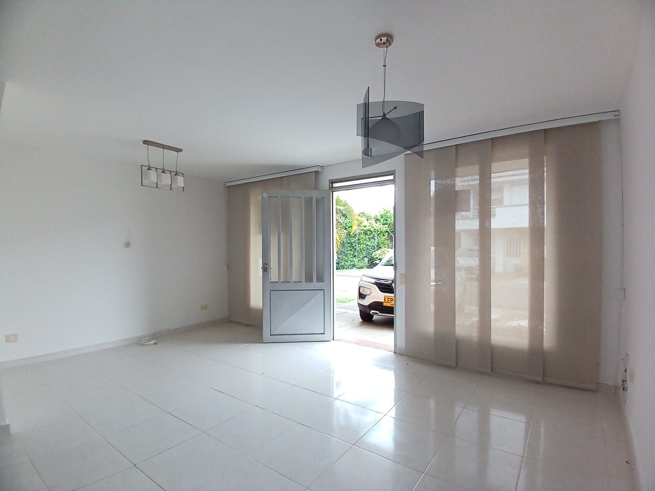 Casa en arriendo o venta Risaralda Pereira Rincondelapalma 120 m2 Habitaciones 3 Baños 3 Garajes 2 Precio venta $560000000 Precio arriendo $3080000