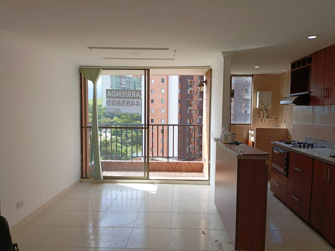 Apartamento en arriendo Antioquia Medellín La Hondonada 67 m2 Habitaciones 3 Baños 2 Garajes 1 Precio $2500000
