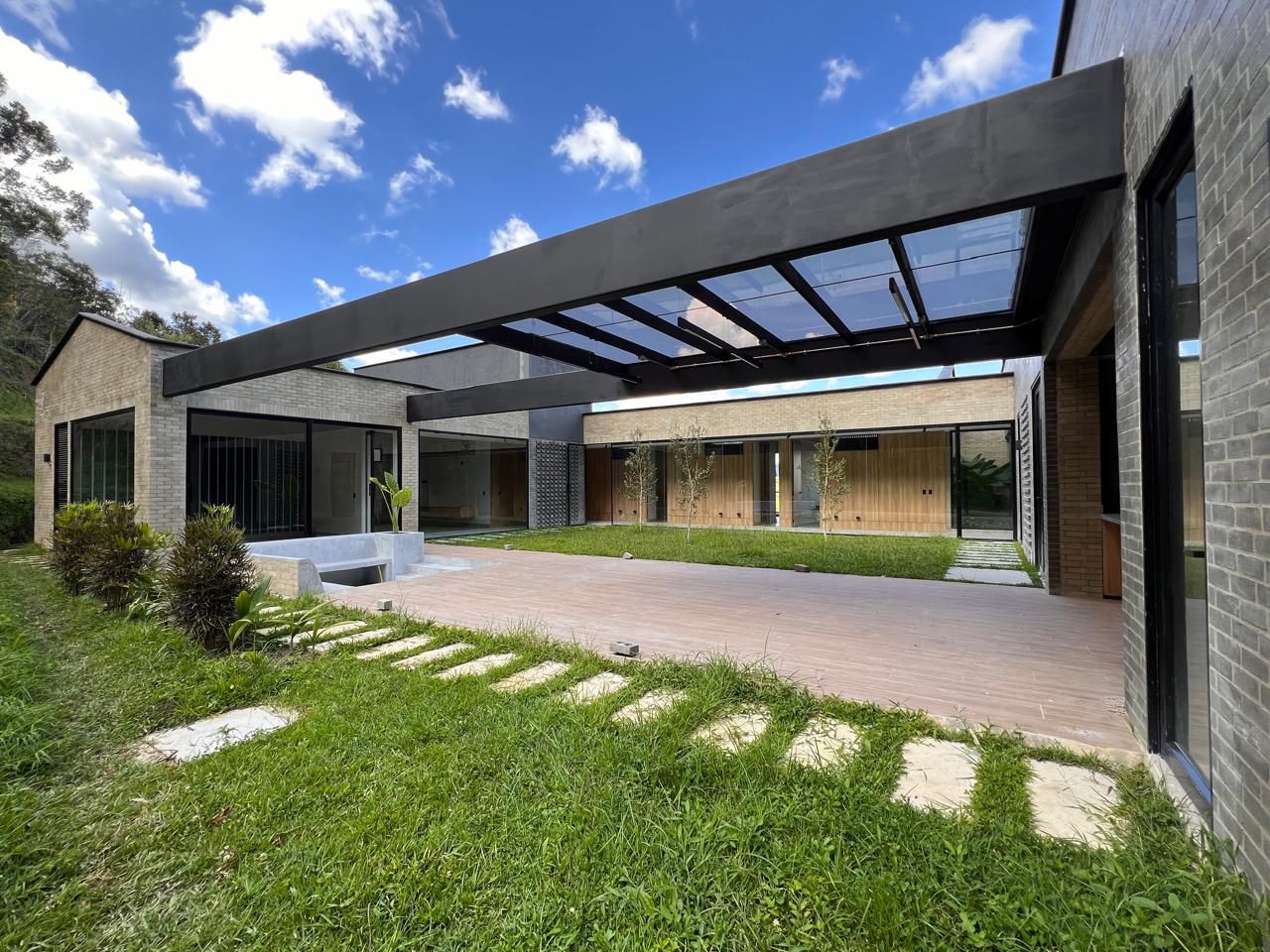 Casa en venta Antioquia Guarne Pastorcita 700 m2 Habitaciones 4 Baños 6 Garajes 3 Precio $4250000000