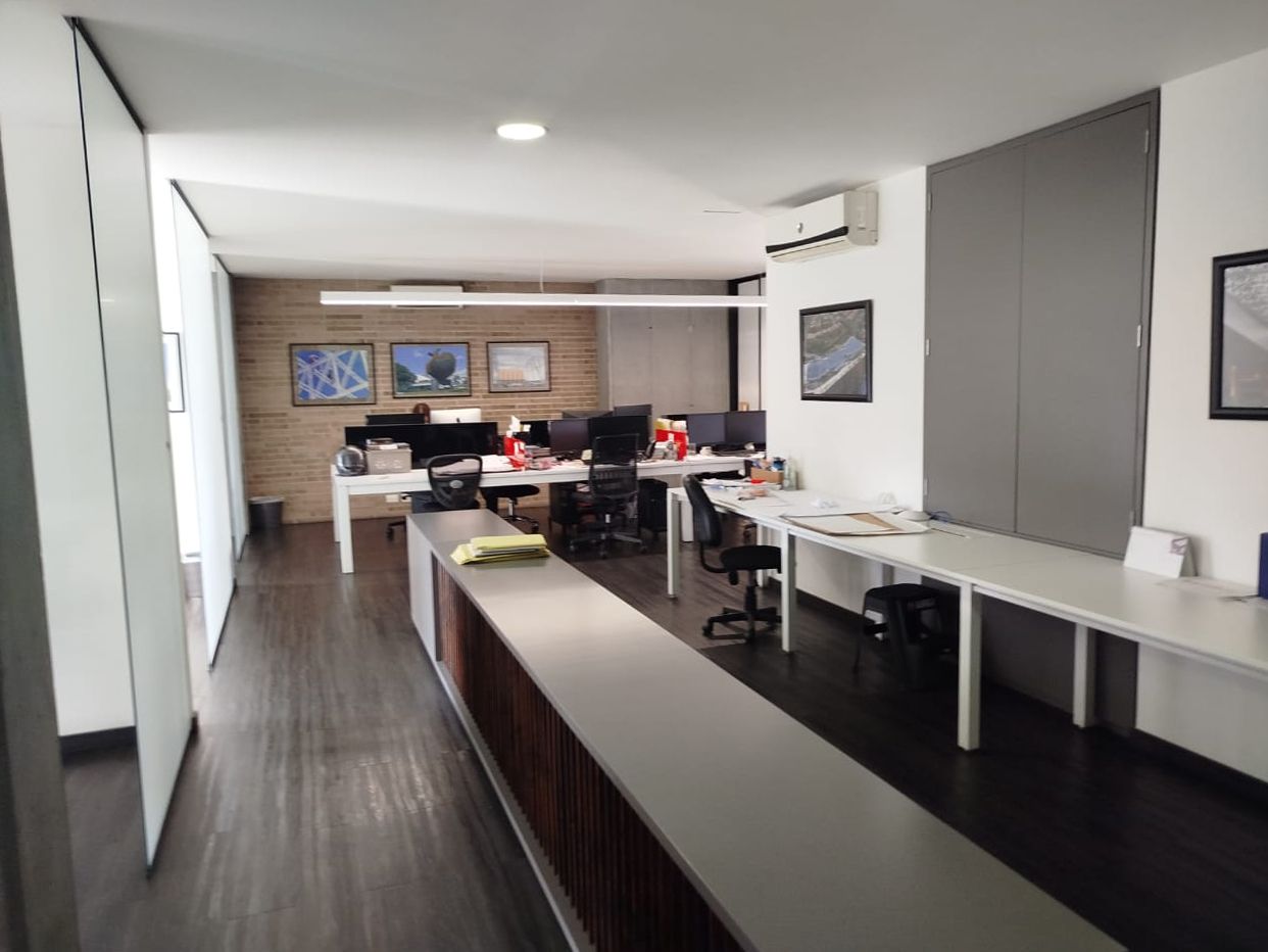 Oficina en arriendo Antioquia Medellín Doña Maria 178 m2 Habitaciones 0 Baños 2 Garajes 6 Precio $23700000