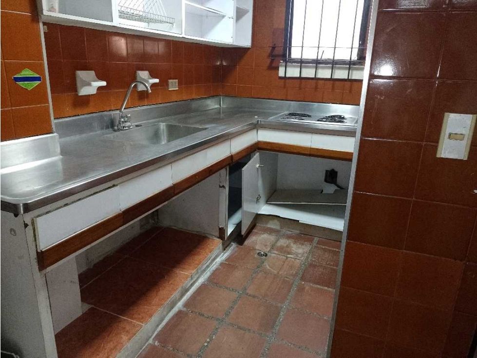 Bodega en arriendo Antioquia Medellín San Diego 200 m2 Habitaciones 0 Baños 3 Garajes 0 Precio $5000000