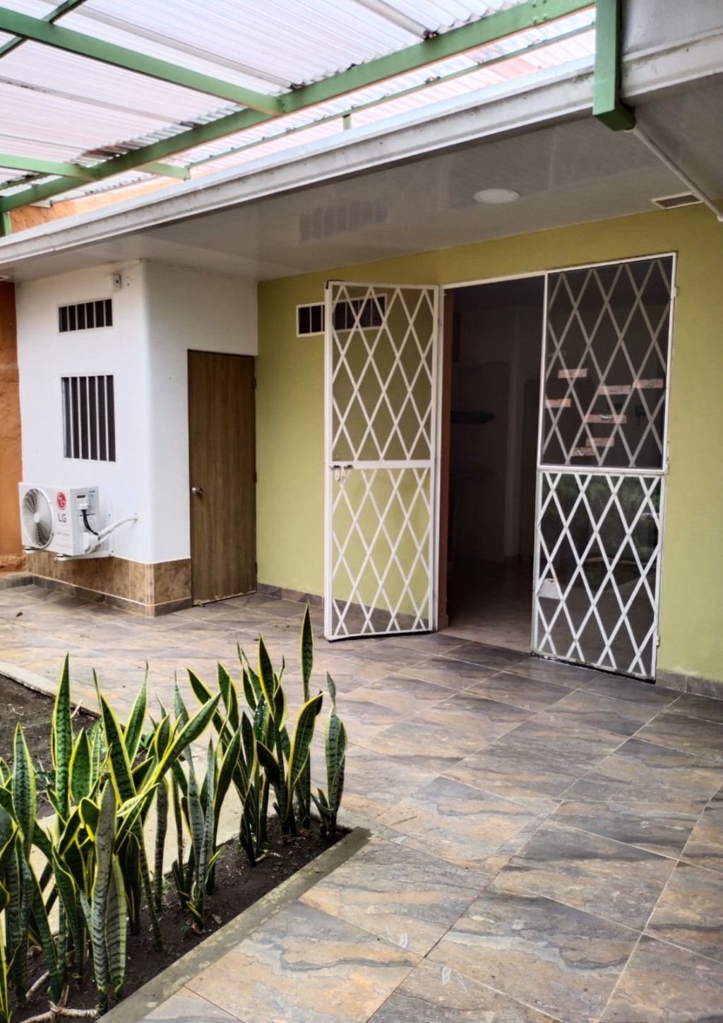 Casa en venta Valle Del Cauca Cali El Bosque 90 m2 Habitaciones 2 Baños 2 Garajes 1 Precio $439000000