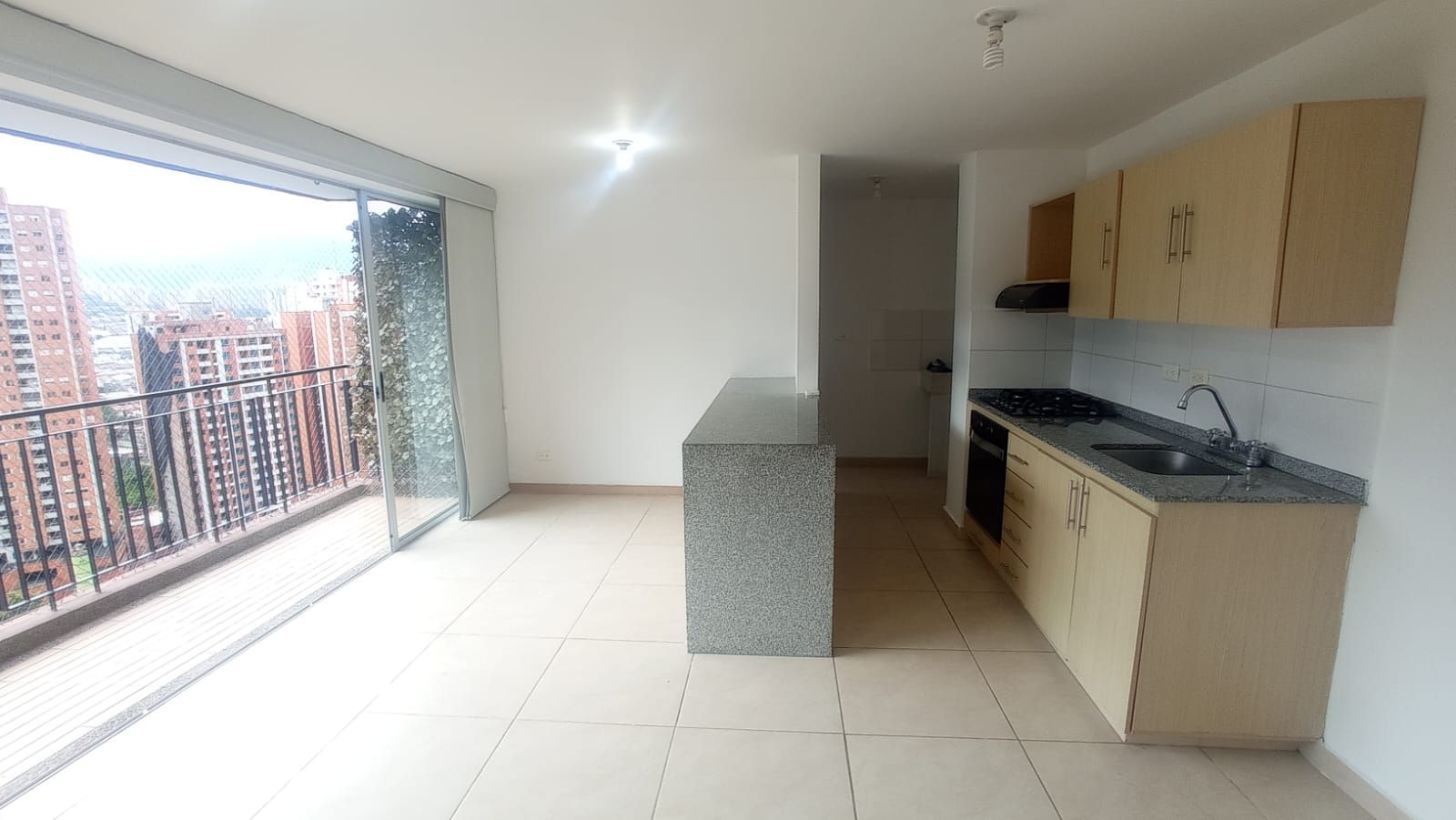 Apartamento en arriendo Antioquia Sabaneta Tres Esquinas 80 m2 Habitaciones 3 Baños 2 Garajes 1 Precio $2800000