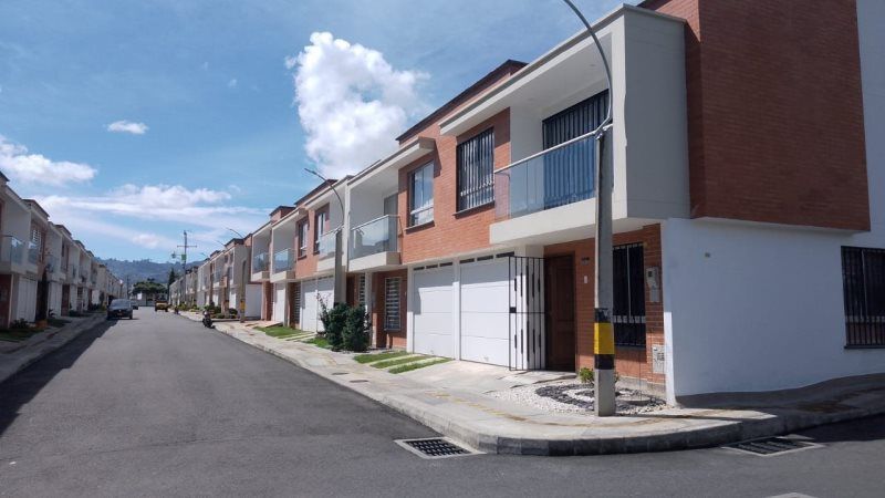 Casa en venta Antioquia La Ceja San Cayetano 137 m2 Habitaciones 3 Baños 2 Garajes 1 Precio $580000000