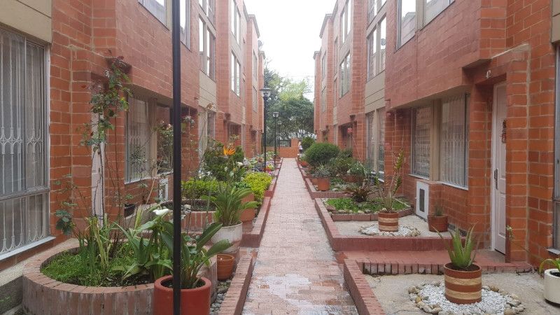 Casa en arriendo Cundinamarca Bogotá Asd 61 m2 Habitaciones 3 Baños 2 Garajes 1 Precio $2300000