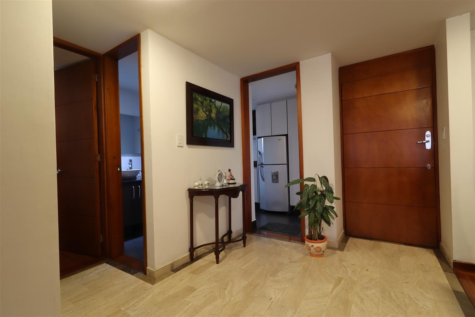 Apartamento en venta Cundinamarca Bogotá Cjr La Reliquia 55 m2 Habitaciones 2 Baños 2 Garajes 1 Precio $350000000