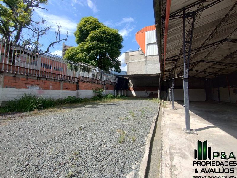 Bodega en arriendo Antioquia Sabaneta Santa Ana 970 m2 Habitaciones 0 Baños 2 Garajes 0 Precio $16500000