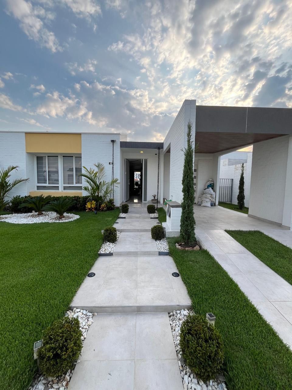 Casa en venta Valle Del Cauca Jamundí Cr Samanes Del Castillo 140 m2 Habitaciones 3 Baños 3 Garajes 0 Precio $690000000