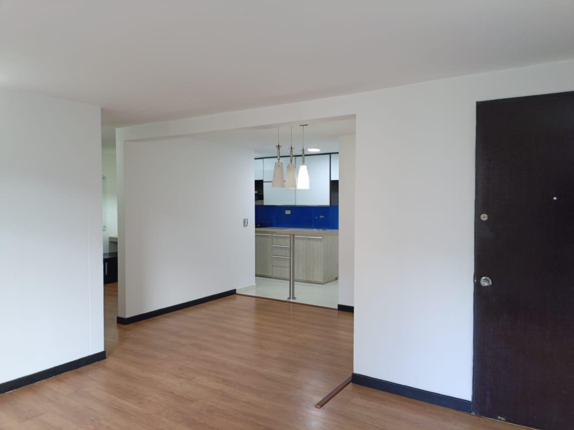 Apartamento en arriendo Antioquia Medellín Loma De Los Bernal 80 m2 Habitaciones 3 Baños 2 Garajes 1 Precio $3350000