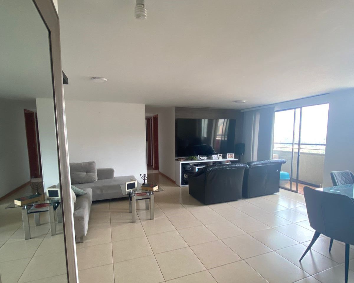 Apartamento en venta Antioquia Medellín Loma De Los Bernal 85 m2 Habitaciones 3 Baños 2 Garajes 2 Precio $540000000