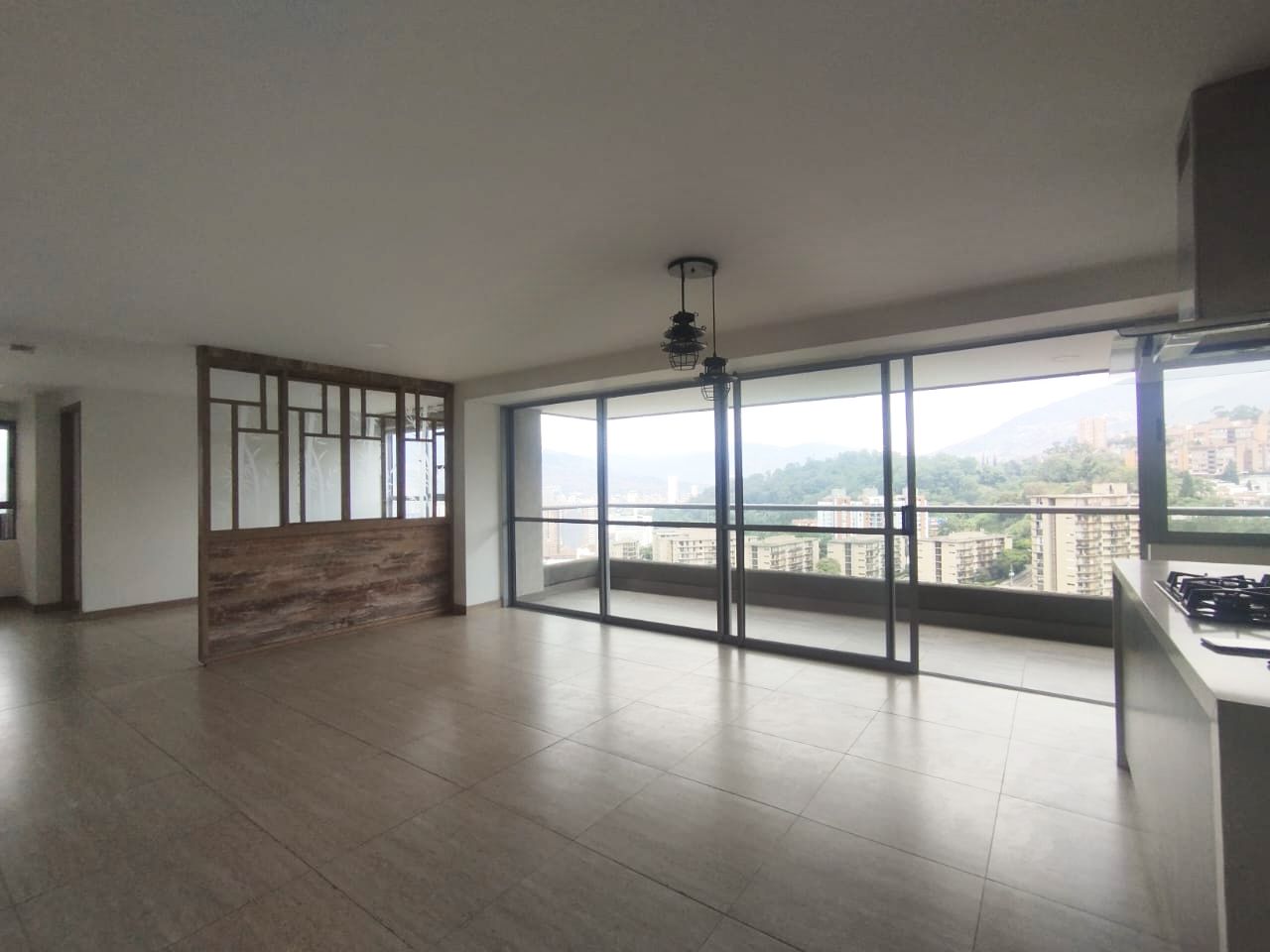 Apartamento en arriendo Antioquia Medellín Castropol 102 m2 Habitaciones 2 Baños 2 Garajes 2 Precio $4900000