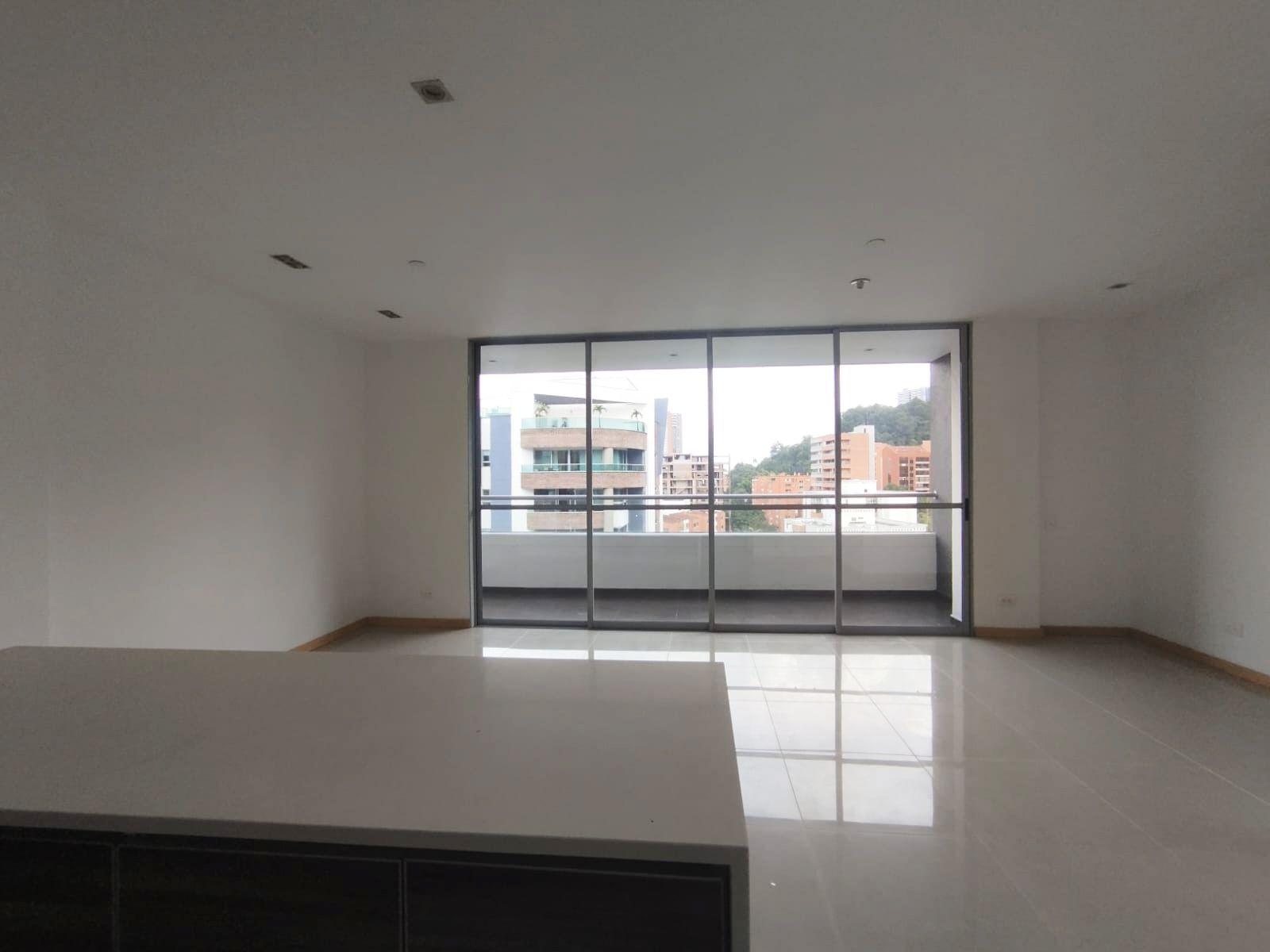 Apartamento en arriendo Antioquia Medellín Cerro El Volador 90 m2 Habitaciones 2 Baños 3 Garajes 2 Precio $4600000