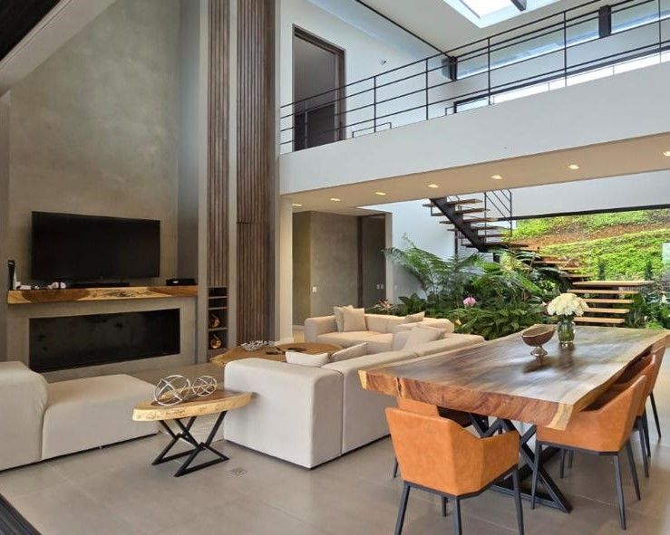 Casa en arriendo o venta Antioquia Rionegro Gualanday 600 m2 Habitaciones 4 Baños 5 Garajes 2 Precio venta $4870000000 Precio arriendo $34000000