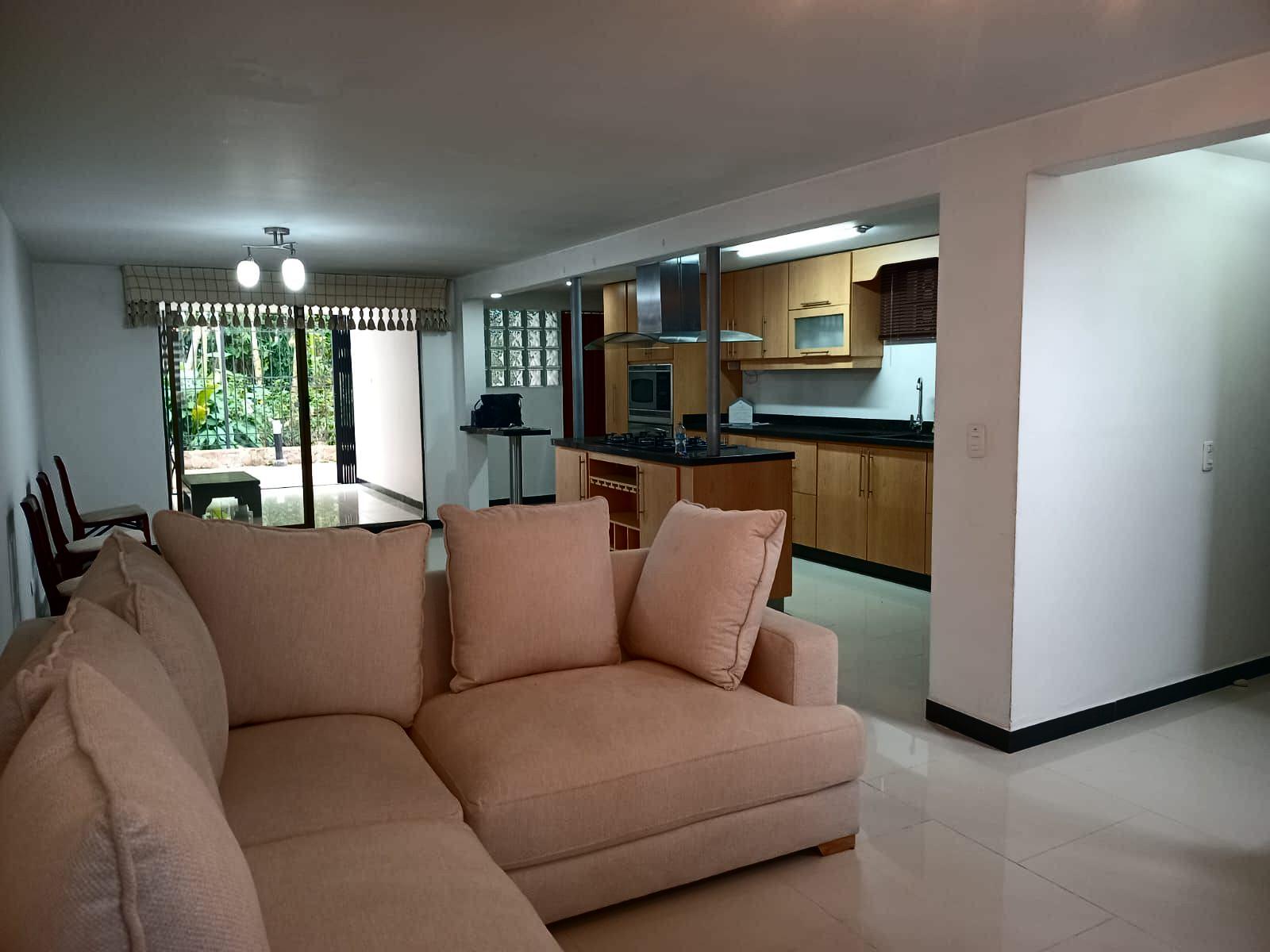 Casa en arriendo o venta Antioquia Medellín Mirador Del Doce 234 m2 Habitaciones 3 Baños 4 Garajes 2 Precio venta $1250000000 Precio arriendo $7000000