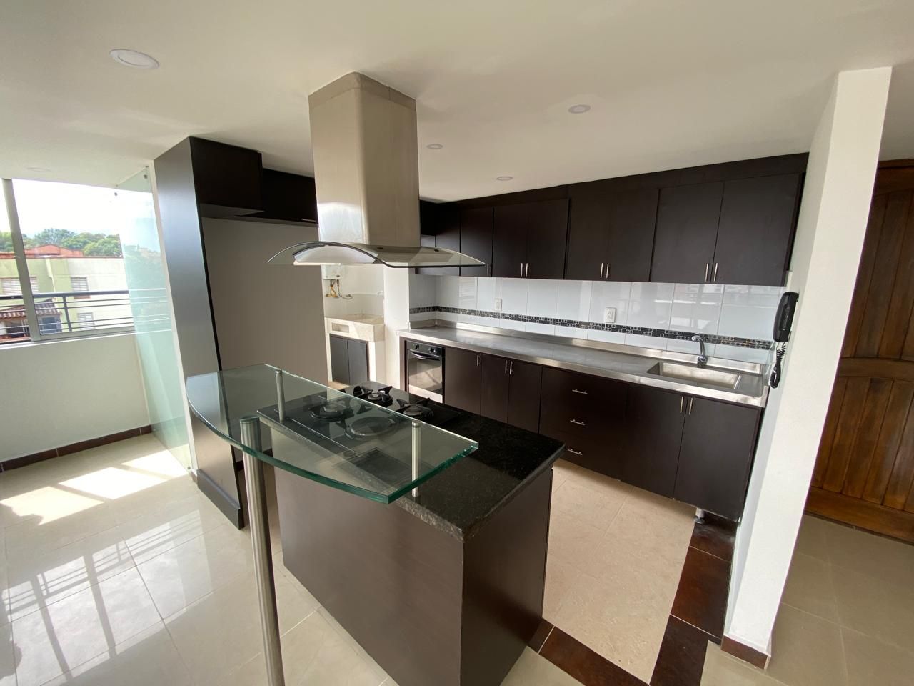 Apartamento en arriendo o venta Antioquia Medellín La Castellana 120 m2 Habitaciones 3 Baños 3 Garajes 0 Precio venta $650000000 Precio arriendo $4472000