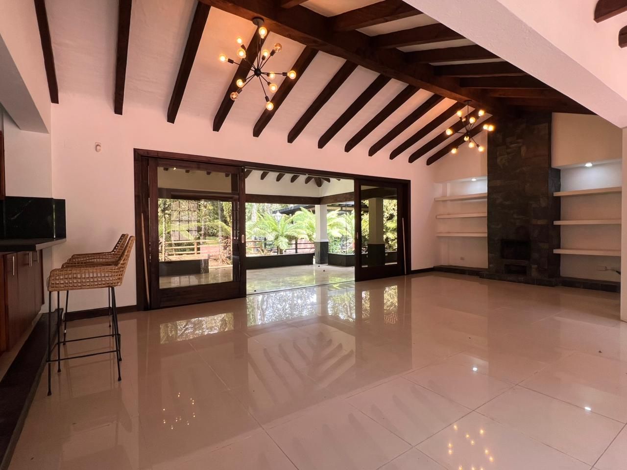 Casa en arriendo Antioquia El Retiro Villa Elena 350 m2 Habitaciones 3 Baños 4 Garajes 5 Precio $12600000