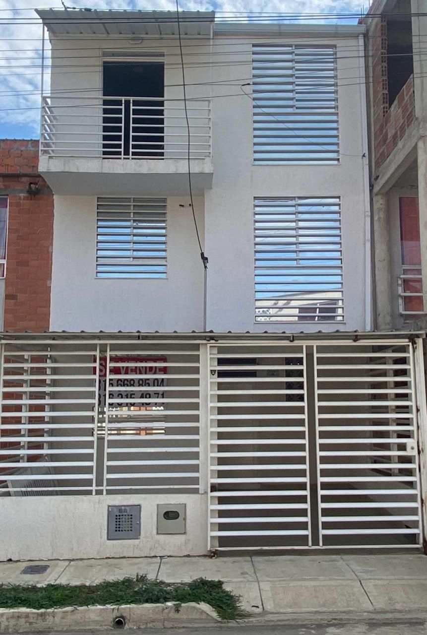 Casa en venta Valle Del Cauca Jamundí Cd Las Flores 135 m2 Habitaciones 3 Baños 3 Garajes 1 Precio $200000000