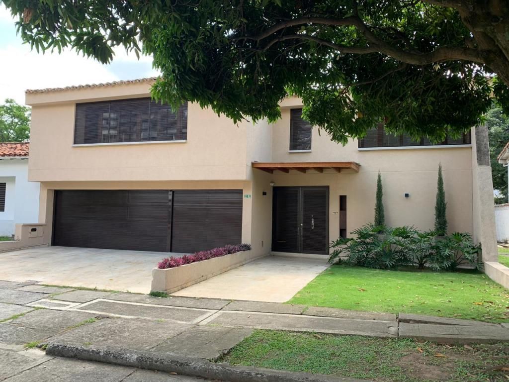 Casa en venta Valle Del Cauca Cali Tejares - Cristales 750 m2 Habitaciones 4 Baños 6 Garajes 5 Precio $1800000000