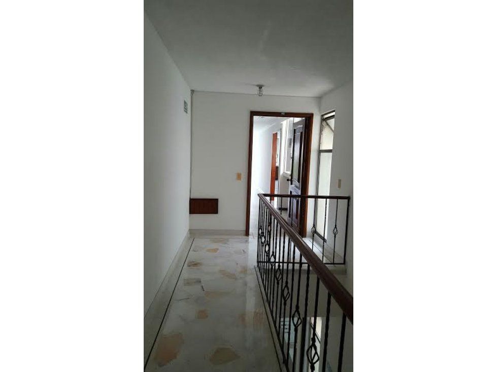 Edificio en venta Valle Del Cauca Cali San Pedro 1500 m2 Habitaciones 8 Baños 8 Garajes 8 Precio $3100000000