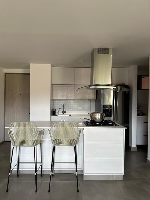 Apartamento en arriendo Antioquia Envigado Loma Del Atravesado 75 m2 Habitaciones 2 Baños 2 Garajes 2 Precio $3700000