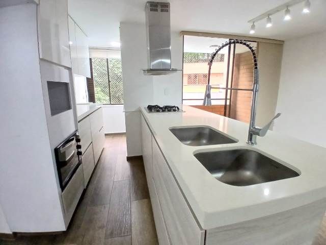 Apartamento en arriendo o venta Antioquia Medellín Castropol 75 m2 Habitaciones 3 Baños 2 Garajes 1 Precio venta $577000000 Precio arriendo $3600000